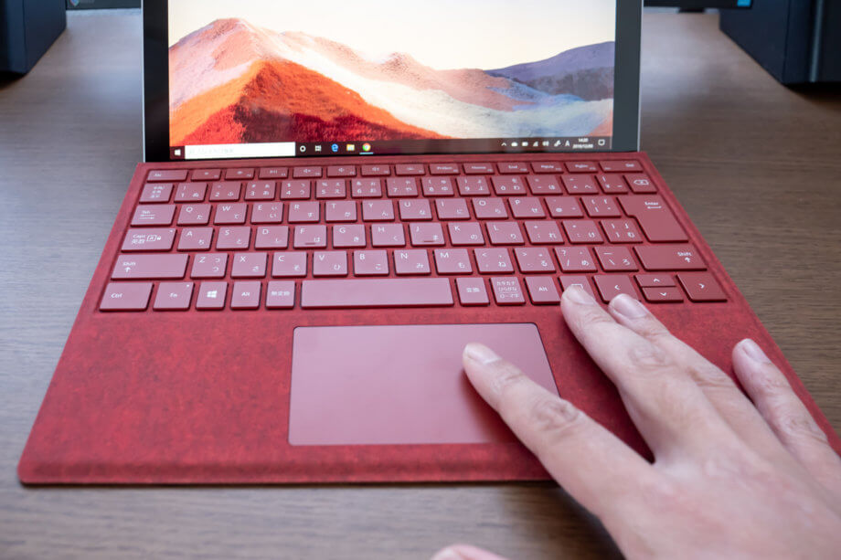 暖色系 Surface Pro7 タイプカバー マイクロソフト純正 バーガンディ