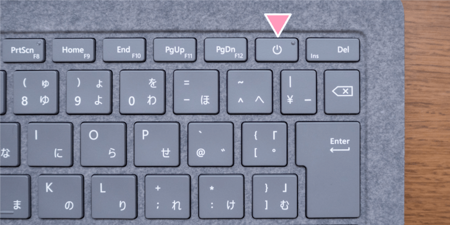 Surface Laptop 3 の電源ボタン
