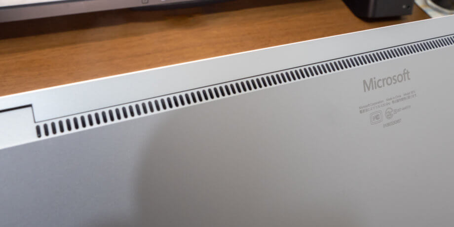 Surface Laptop 3 15インチ排気