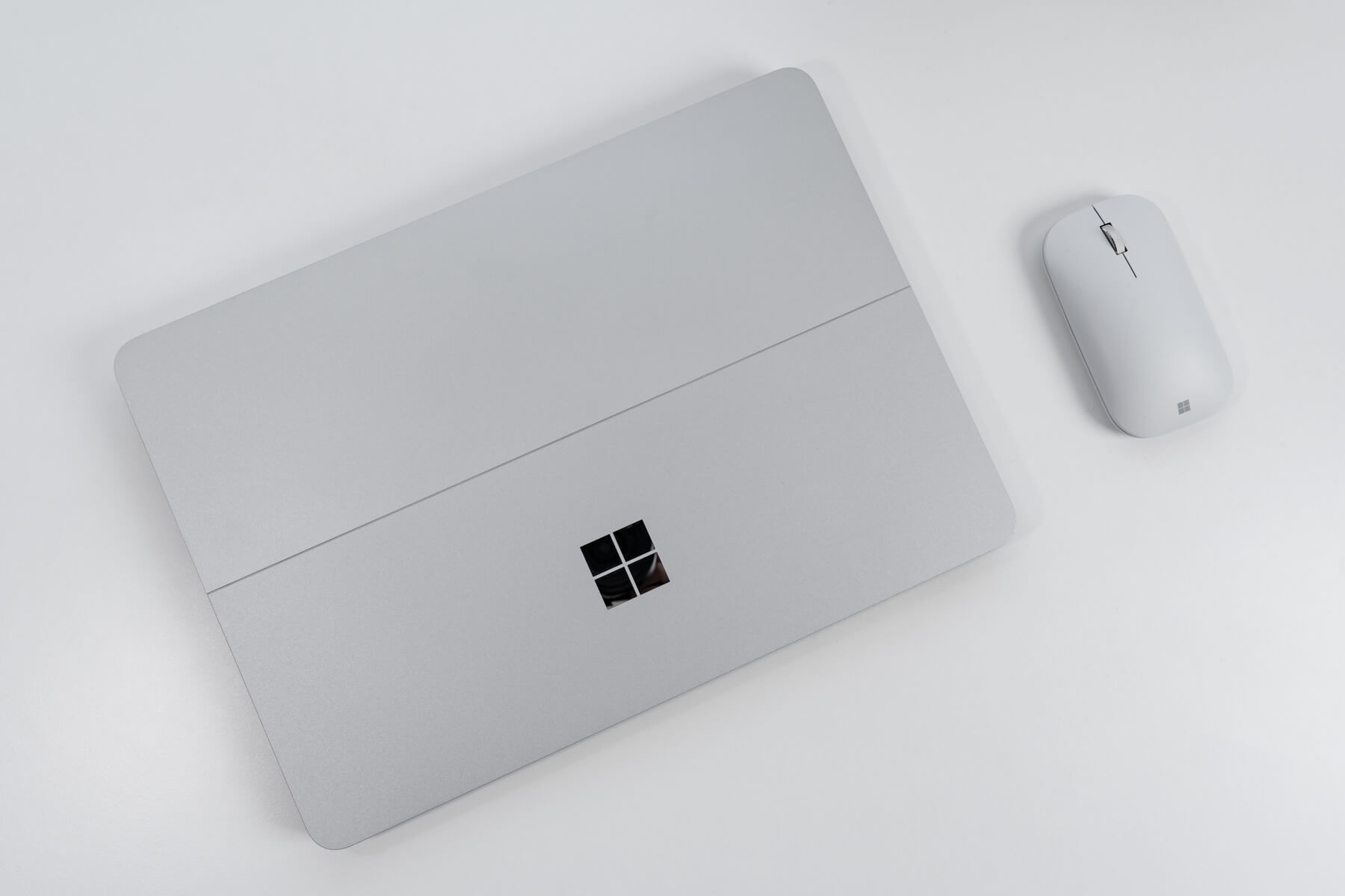 Surface Laptop Studio 閉じた状態