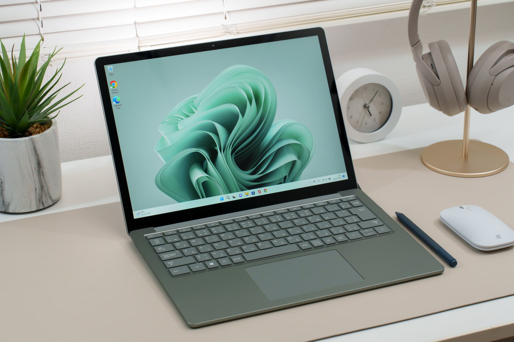 Surface Laptop 5 13.5インチ新色セージ