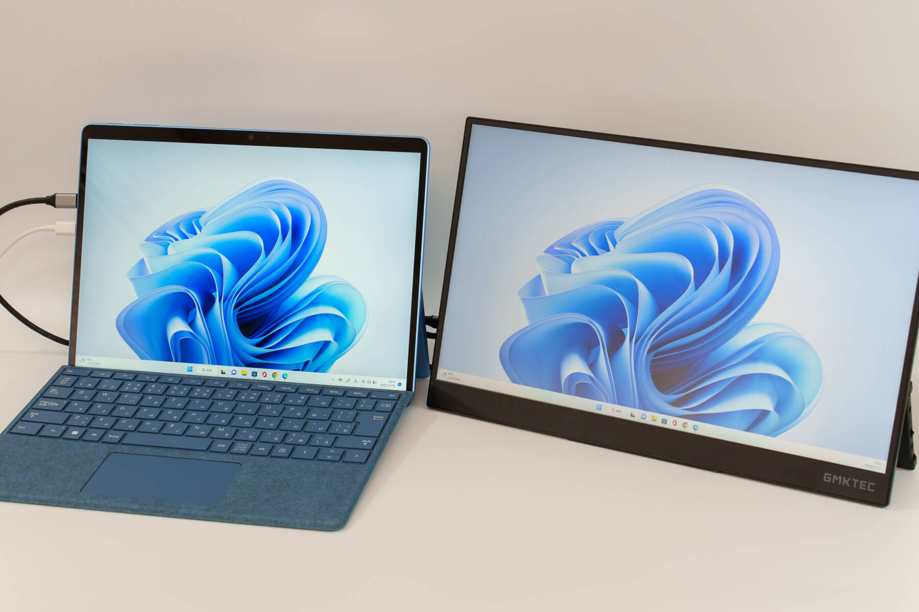 Surface Pro 9 に USB-C でモバイルモニターに出力