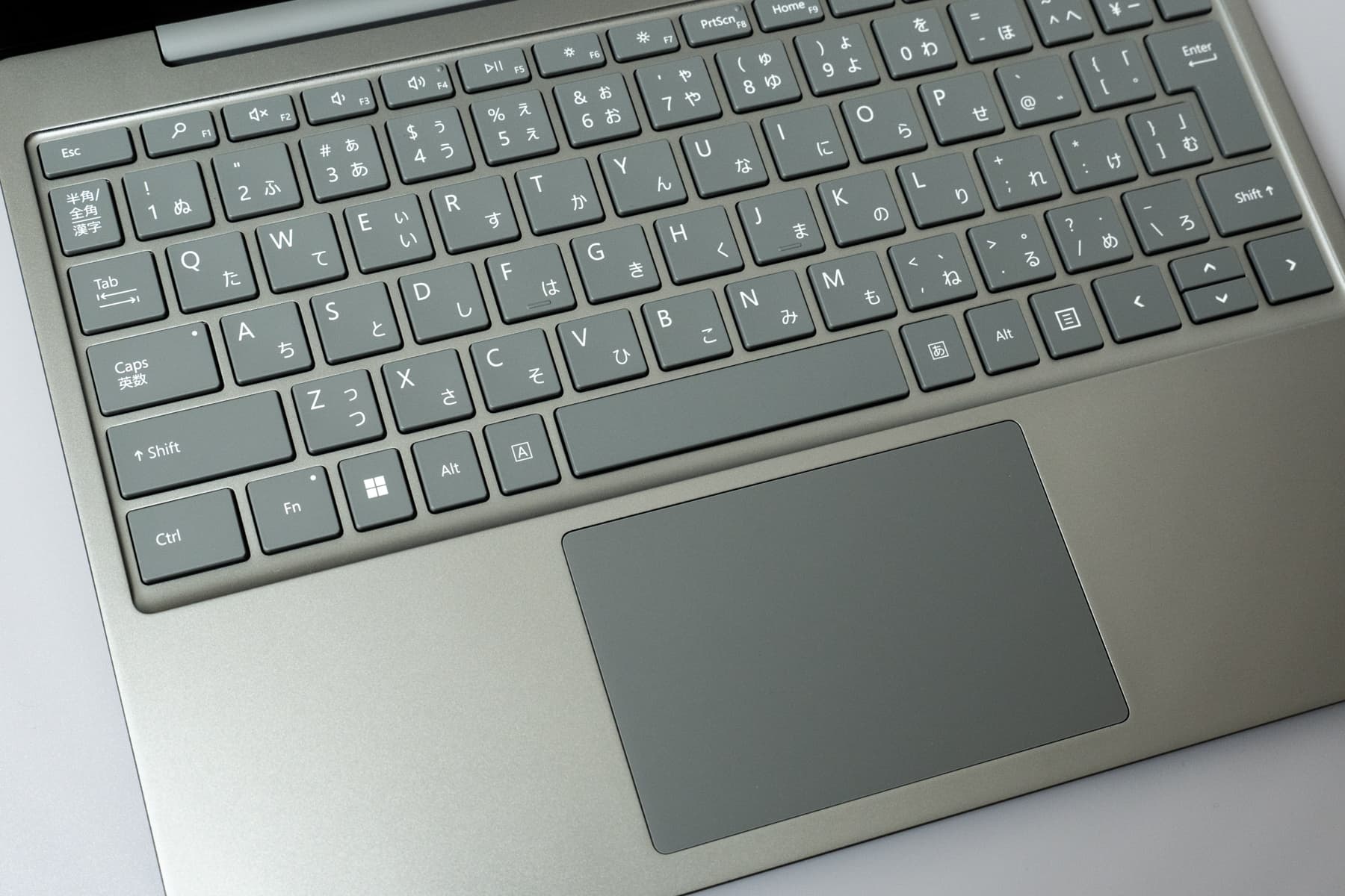 Surface Laptop Go 3 セージの外観